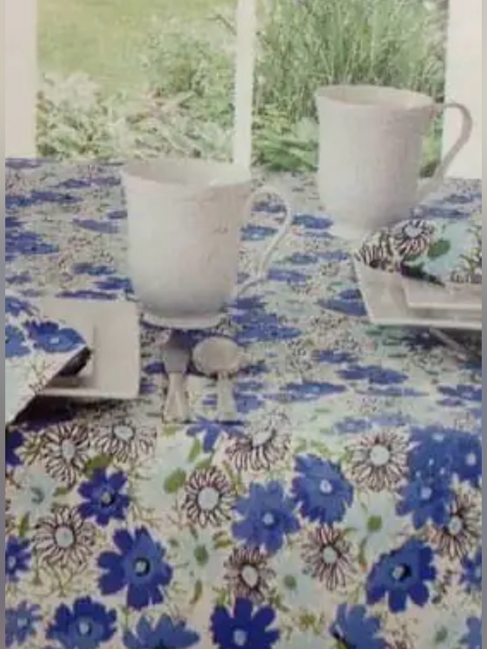 Vera Ruemann Retro Floral Pattern Tablecloth Round